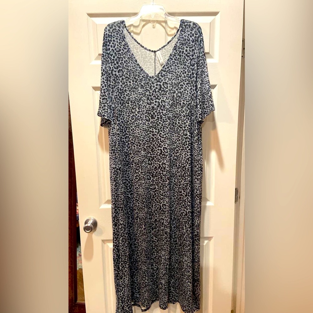 Grey Leopard Maxi Dress with Pockets!